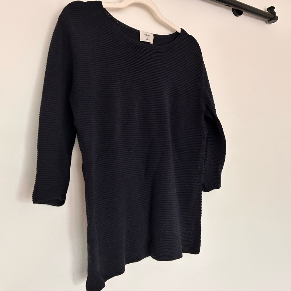ARITZIA Wilfred Blanchard Sweater
Dark Blue Crew Neck Linen Blend - Picture 4 of 12